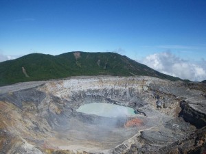 Vulkankrater Poás, mit Säuresee